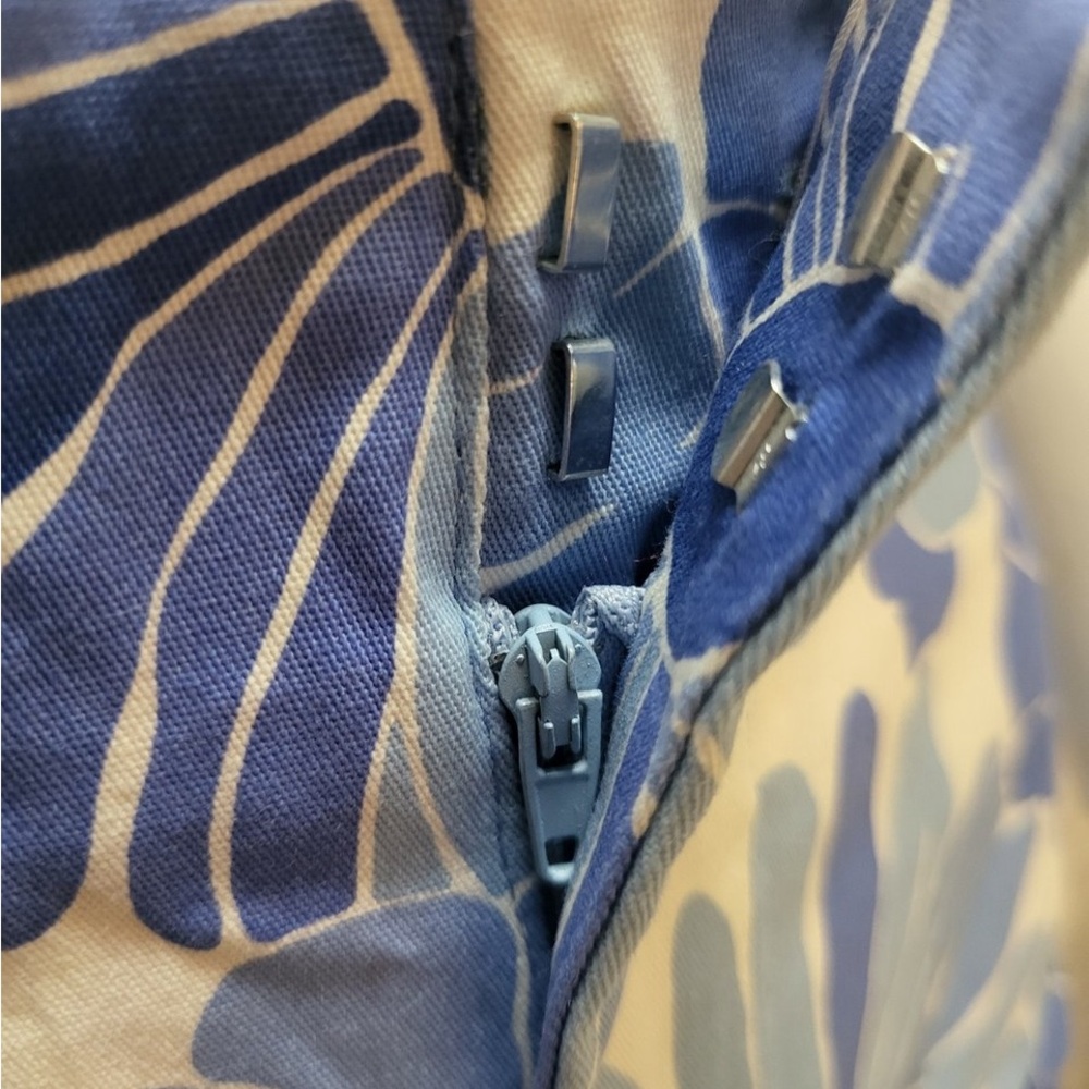 Zara Blue and White Floral Patterned  High Waist Shorts - Picture 8 of 12